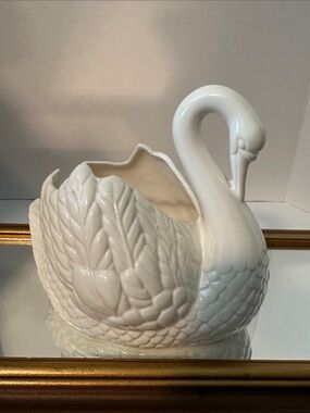 White Ceramic Swan Decorative Planter/Vase